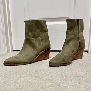 Adrienne Vittadini Suede Ankle Boots Tan Taupe